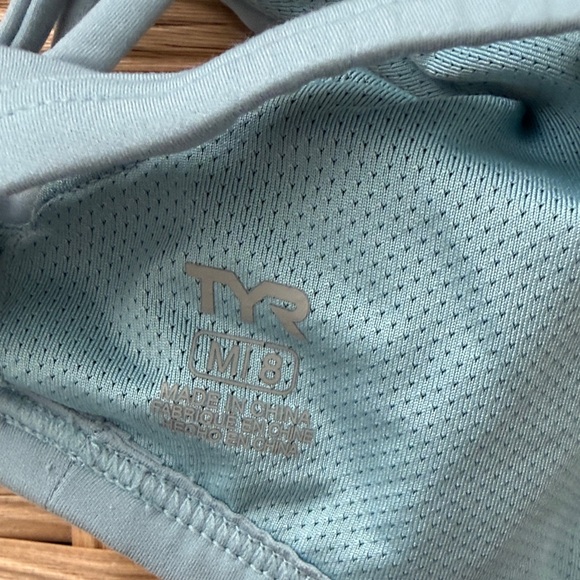 TYR Women's Light Blue Sports Bra size Medium - Picture 3 of 5